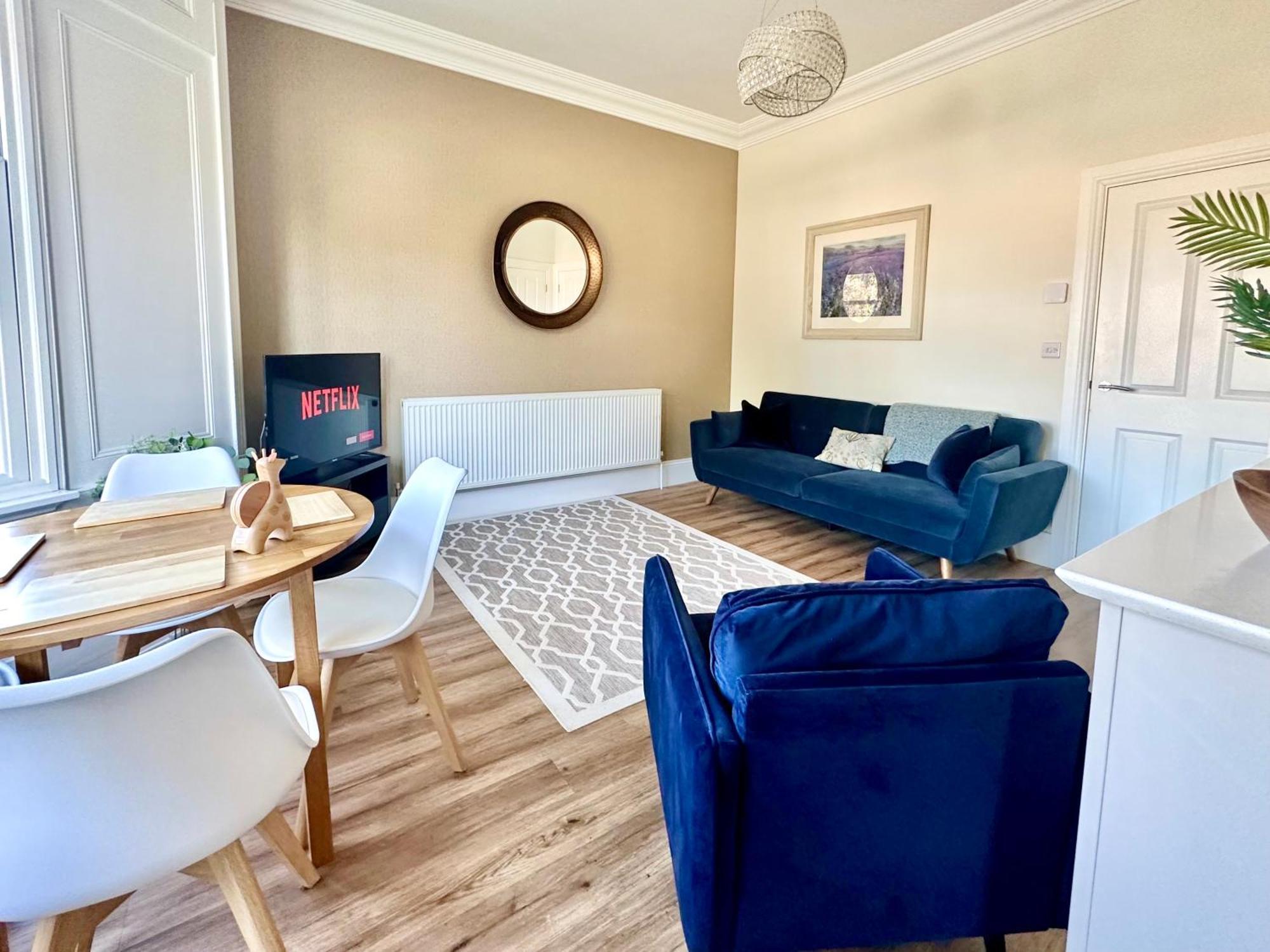 요크 Clifford'S Reach At Bluebridge Court With Free Parking 아파트 외부 사진