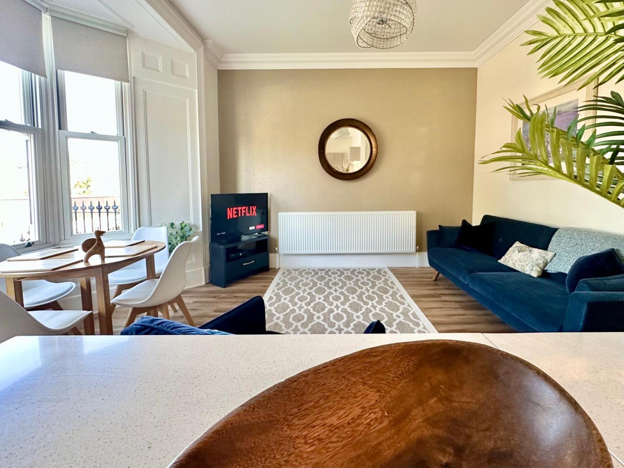 요크 Clifford'S Reach At Bluebridge Court With Free Parking 아파트 외부 사진